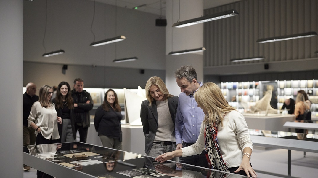 Ο Κυριάκος Μητσοτάκης και η σύζυγός του Μαρέβα Γκραμπόφσκι - Μητσοτάκη στο Εθνικό Μουσείο Σύγχρονης Τέχνης