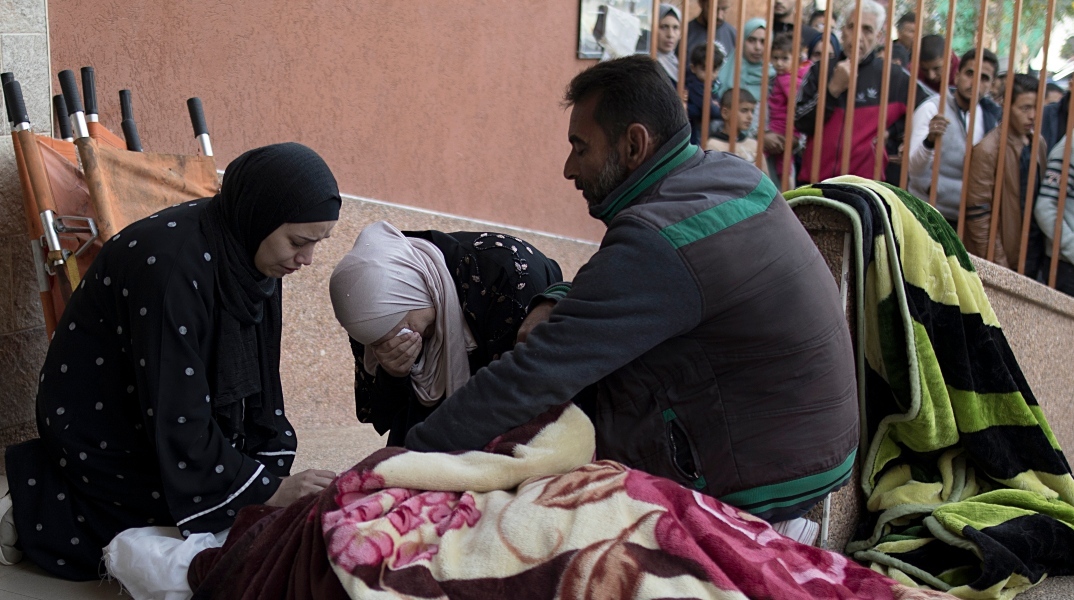 Γάζα: Θλίψη για τον μικρό Ιντρίς που σκοτώθηκε από αεροπορικό βομβαρδισμό - Ήταν μόλις ενός μηνός  Όλη η περιοχή είναι «η κόλαση επί της γης» δηλώνει υψηλόβαθμος αξιωματούχος του ΟΗΕ