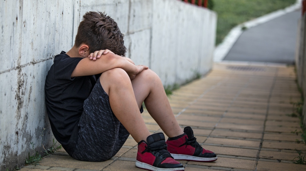 Βόλος: Καταγγελία για bullying σε βάρος 7χρονου μαθητή - Έπαιζαν τρίλιζα στα οπίσθιά του Τι δήλωσαν οι γονείς του παιδιού και η διευθύντρια το σχολείου