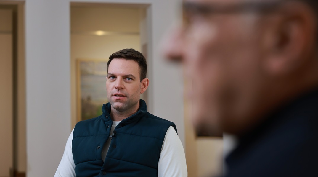 Κασσελάκης: «Κλασσική προσέγγιση της κυβέρνησης - Όταν δε μπορεί να λύσει ένα θέμα, οριζόντιο μέτρο παντού»