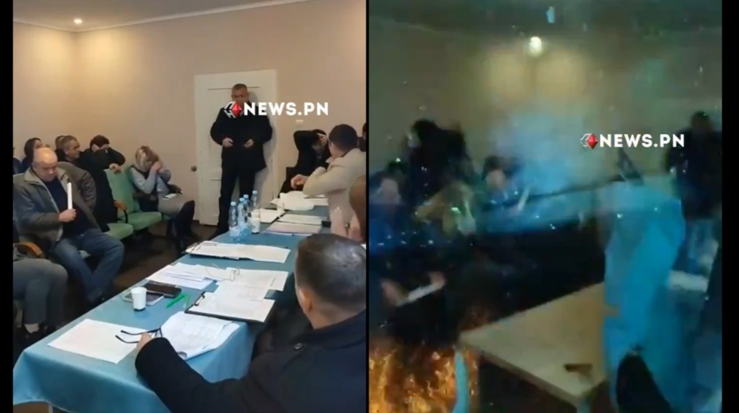 Κοινοτικός σύμβουλος στην Ουκρανία έριξε 3 χειροβομβίδες σε αίθουσα συνεδριάσεων (βίντεο) Από την έκρηξη σκοτώθηκε ένα άτομο και τραυματίσθηκαν 26 