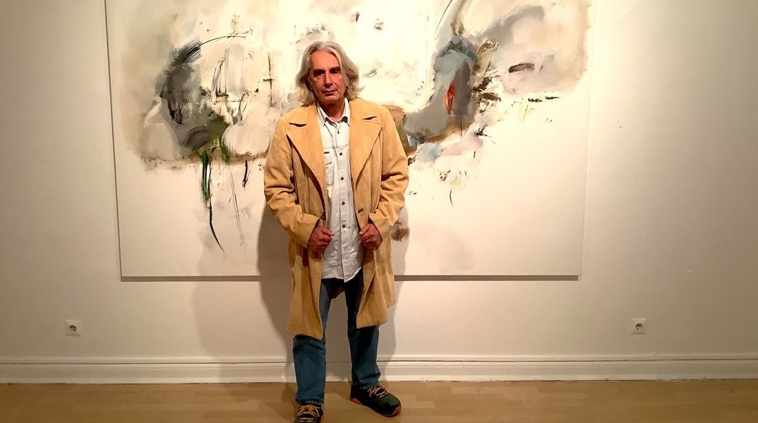 Νίκος Κρυωνίδης: Γιατί στη ζωγραφική του κάποιοι βλέπουν το χιόνι