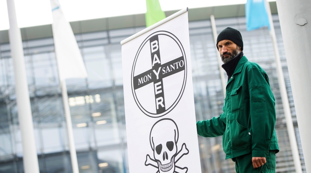 Δικαστήριο καταδίκασε τη Monsanto με πρόστιμο 857 εκατ. δολαρίων για έκθεση πολιτών σε χημικά PCB Η θυγατρική της Bayer έχει δεχτεί επανειλημμένα μηνύσεις στο παρελθόν 