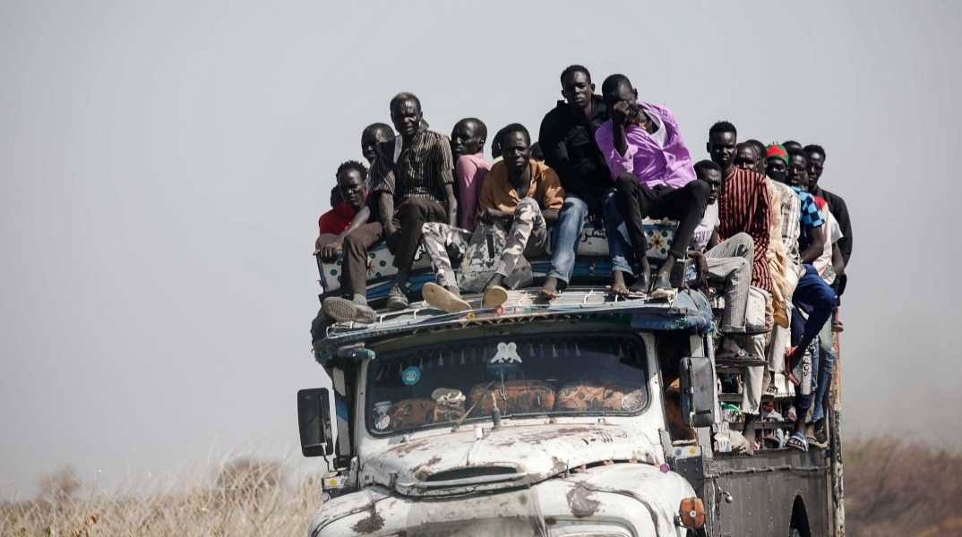 Εμφύλιος στο Σουδάν: Οι πολύνεκρες συγκρούσεις έχουν δημιουργήσει τεράστια ανθρωπιστική κρίση στην αφρικανική χώρα με 300.000 άμαχους εκτοπισμένους