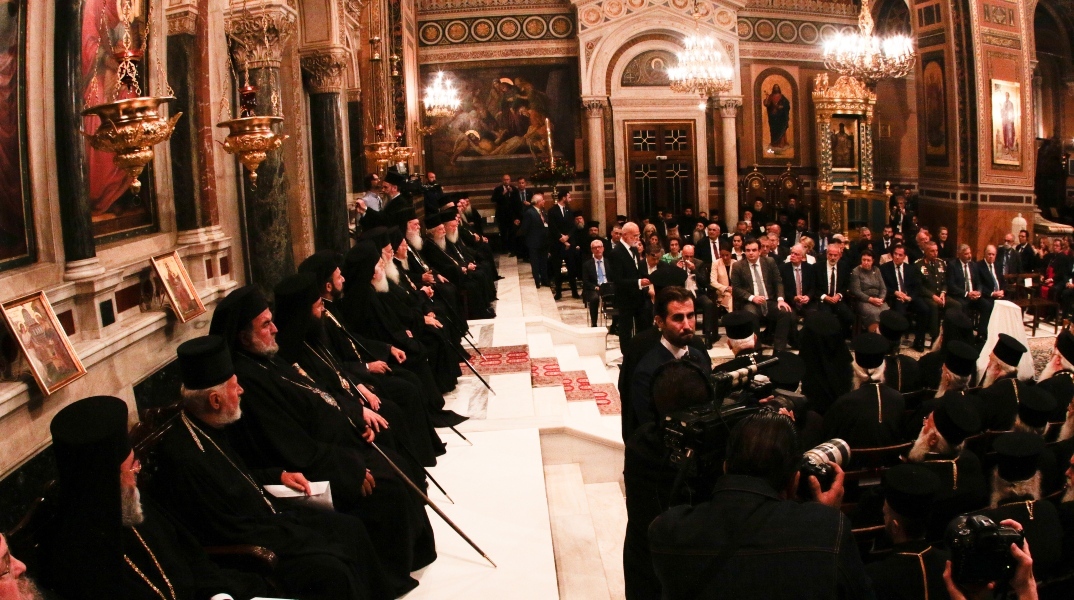 Ιερά Σύνοδος: Τα παιδιά δεν είναι κατοικίδια συντροφιάς για όποιον θέλει να νιώθει κηδεμόνας Έμφυτη η ανάγκη για άνδρα πατέρα και γυναίκα μητέρα