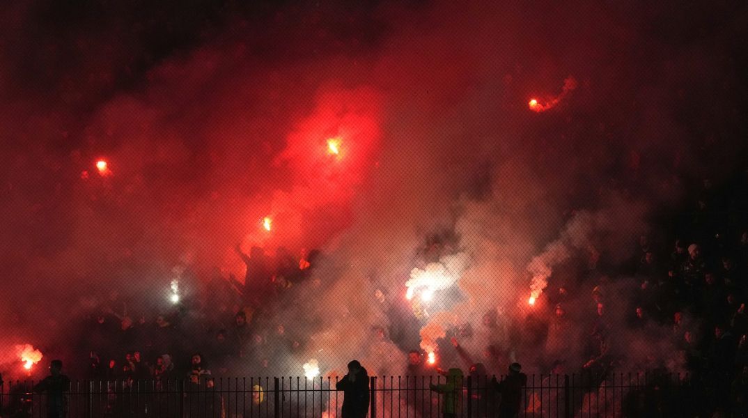 Μέτρα για την αντιμετώπιση της οπαδικής βίας παρουσιάζει η κυβέρνηση