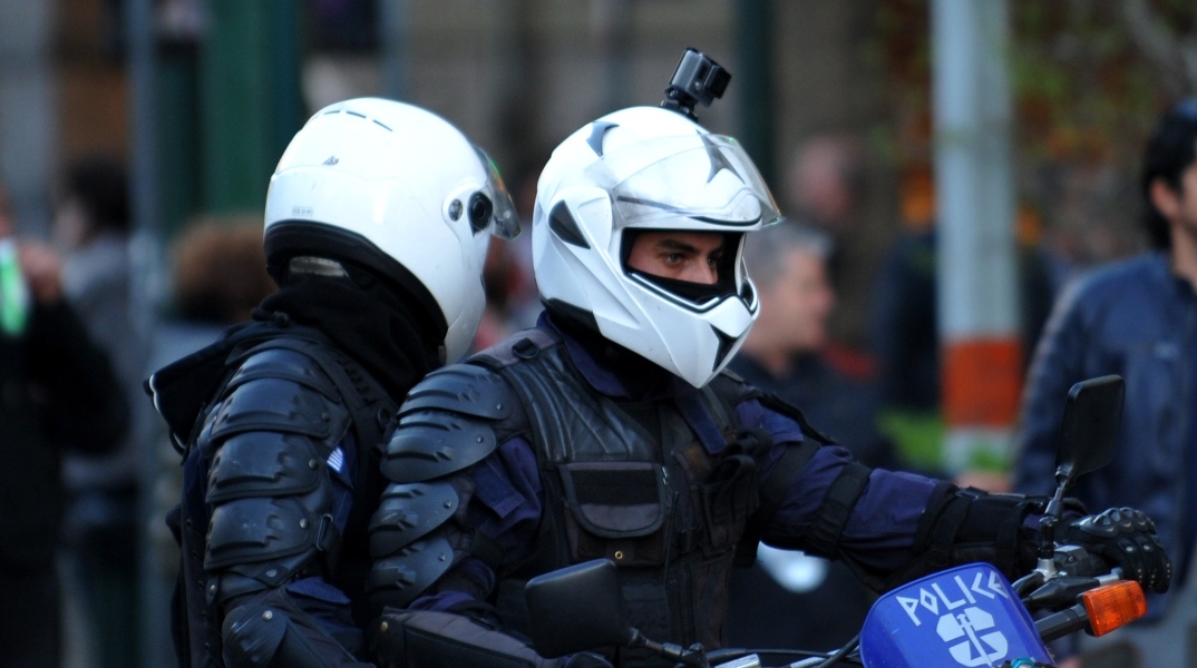 ΕΛΑΣ: Ξεκίνησε η διαδικασία προμήθειας για 2.000 κάμερες στις στολές αστυνομικών και στα περιπολικά Πλήρη εποπτεία της αστυνόμευσης σε ζωντανό χρόνο