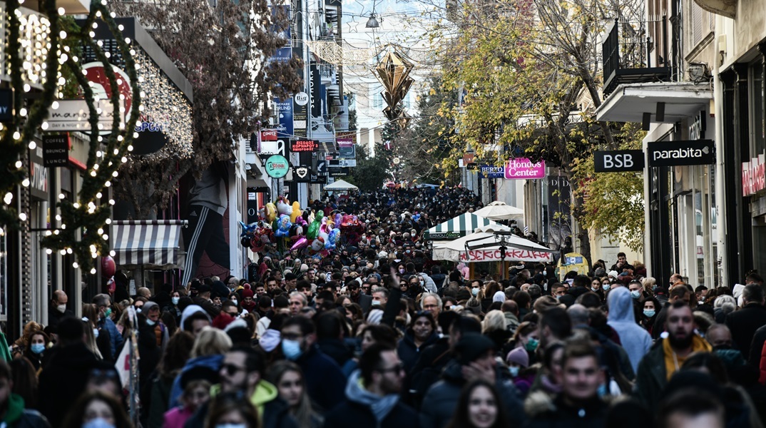 Ανοιχτά τα καταστήματα και τα σούπερ μάρκετ την Κυριακή - Το ωράριο την παραμονή της Πρωτοχρονιάς