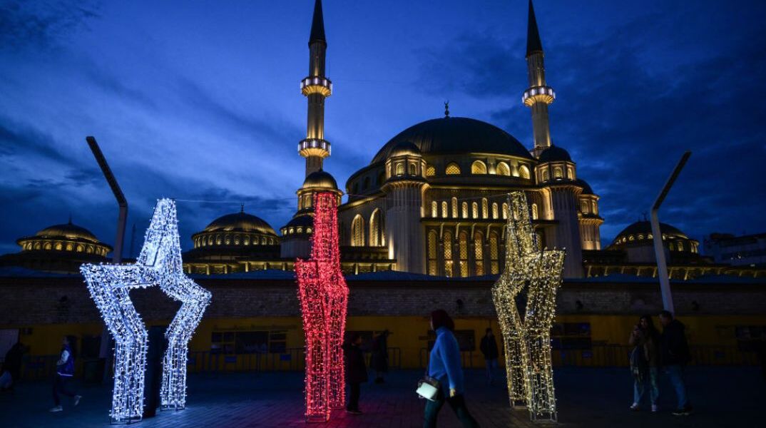 Τoυρκία: «Επιτρέπεται» να γιορτάζεται η Πρωτοχρονιά;