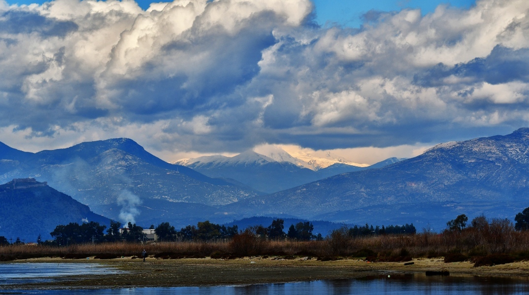 Αίθριος ο καιρός της Πρωτοχρονιάς με λίγες τοπικές νεφώσεις