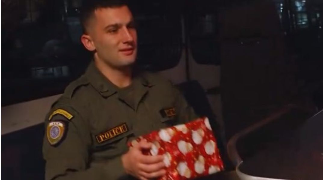 «Με την σκέψη μας σε εκείνους που έφυγαν και σε αυτούς που δίνουν μάχη για να μείνουν κοντά μας» - Οι ευχές της ΕΛ.ΑΣ για το νέο έτος