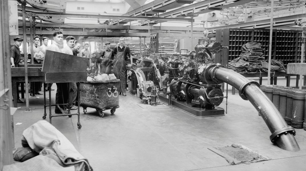 Η κατάληξη του σωλήνα με τον πεπιεσμένο αέρα σε κεντρικό ταχυδρομείο της Νέας Υόρκης, 1914 © Universal History Archive/Universal Images Group via Getty Images