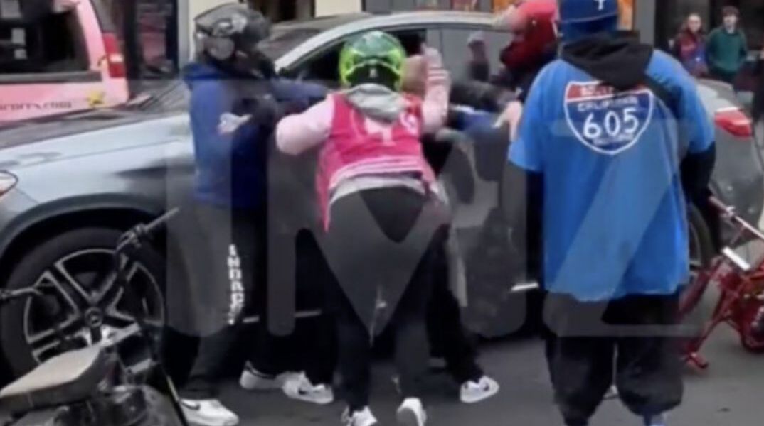 Ίαν Ζίρινγκ: Ο ηθοποιός του «Μπέβερλι Χιλς» δέχθηκε επίθεση από μηχανόβιους στο Λος Άντζελες