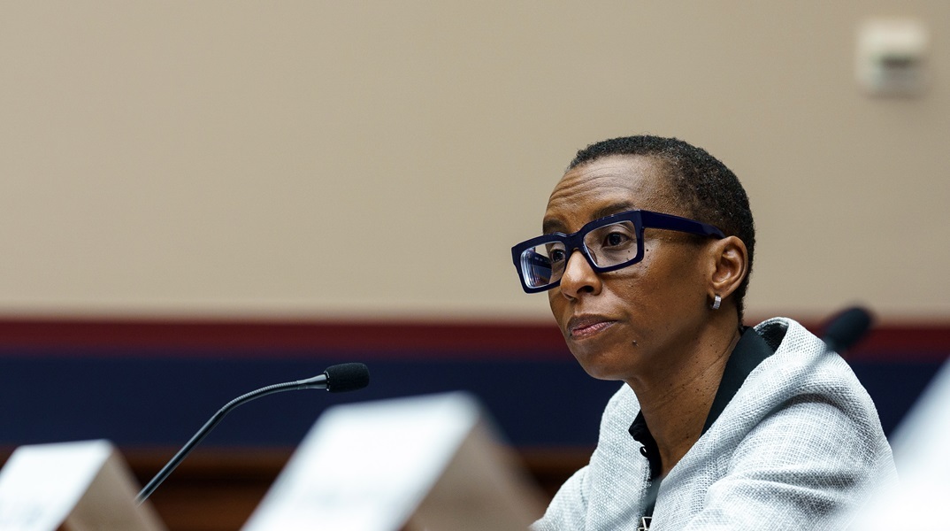 Παραιτήθηκε η πρόεδρος του Χάρβαρντ, Κλοντίν Γκέι που είχε κατηγορηθεί για αντισημιτικά σχόλια