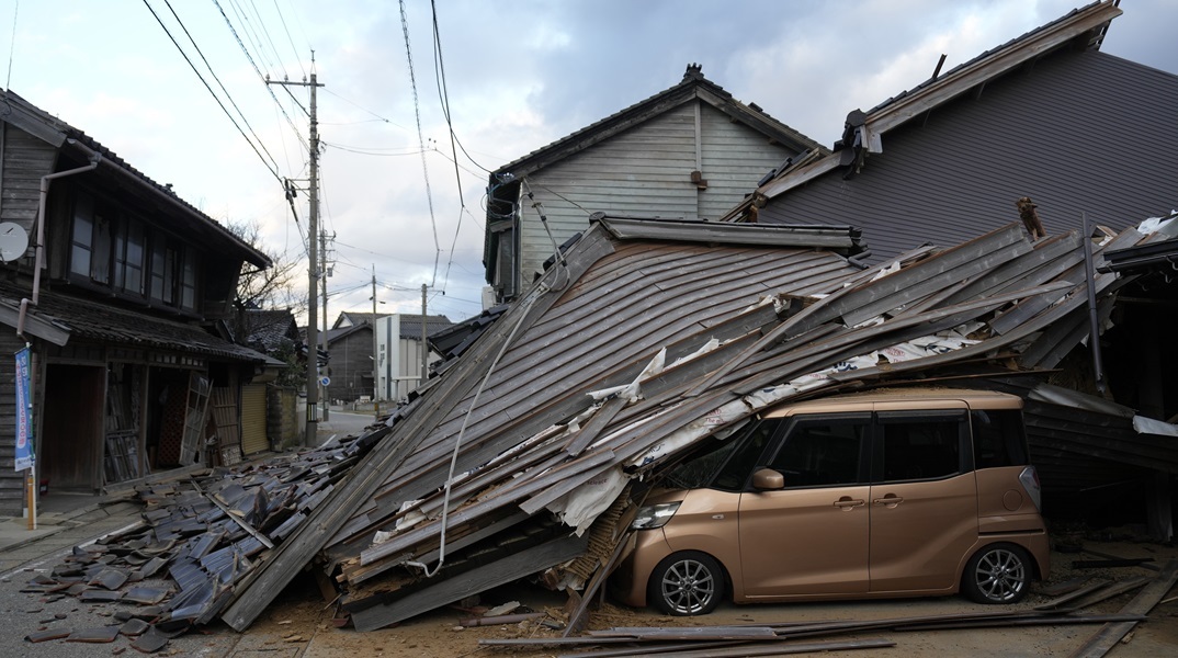 Τουλάχιστον 55 οι νεκροί στην Ιαπωνία από των σεισμό των 7,6 Ρίχτερ - Το 90% των κτιρίων στη Σούζου ενδέχεται να έχει καταστραφεί 