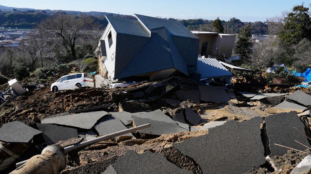 Iαπωνία: Αδύναμο το τσούναμι μετά τον σεισμό των 7,6 ρίχτερ
