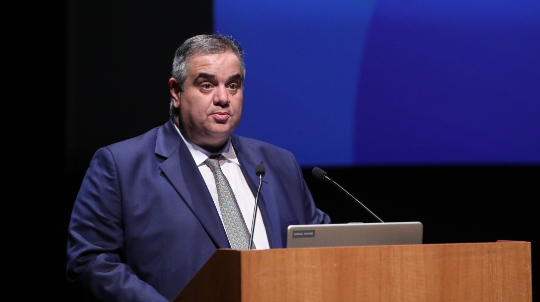 Σπανάκης για κατώτατο μισθό: Στόχος να φτάσει στα 1.000 ευρώ Τι είπε ο Υφυπουργός Εργασίας για συντάξεις, ανεργία και επιδόματα