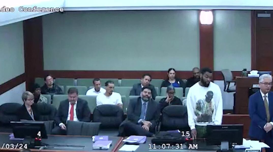 Λας Βέγκας: «Ιπτάμενος» κατηγορούμενος επιτέθηκε στη δικαστή!