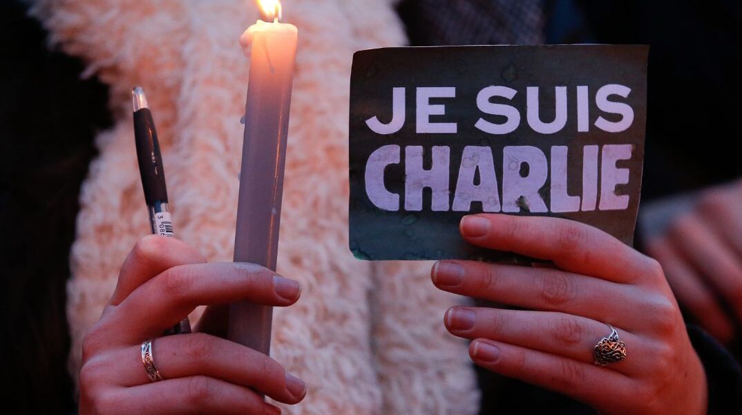 Σαν σήμερα, 7 Ιανουαρίου, οι τρομοκράτες «πνίγουν» στο αίμα το Charlie Hebdo
