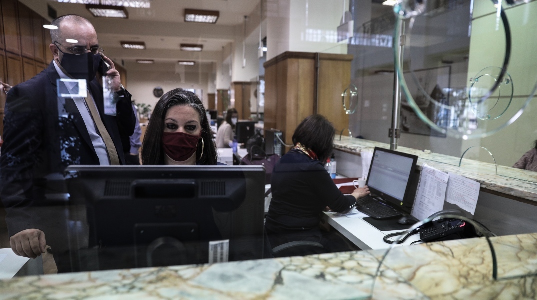 Ημέρα Φορολογικής Ελευθερίας: 177 ημέρες εργασίας χρειάστηκαν για να πληρώσουμε φόρους και εισφορές 