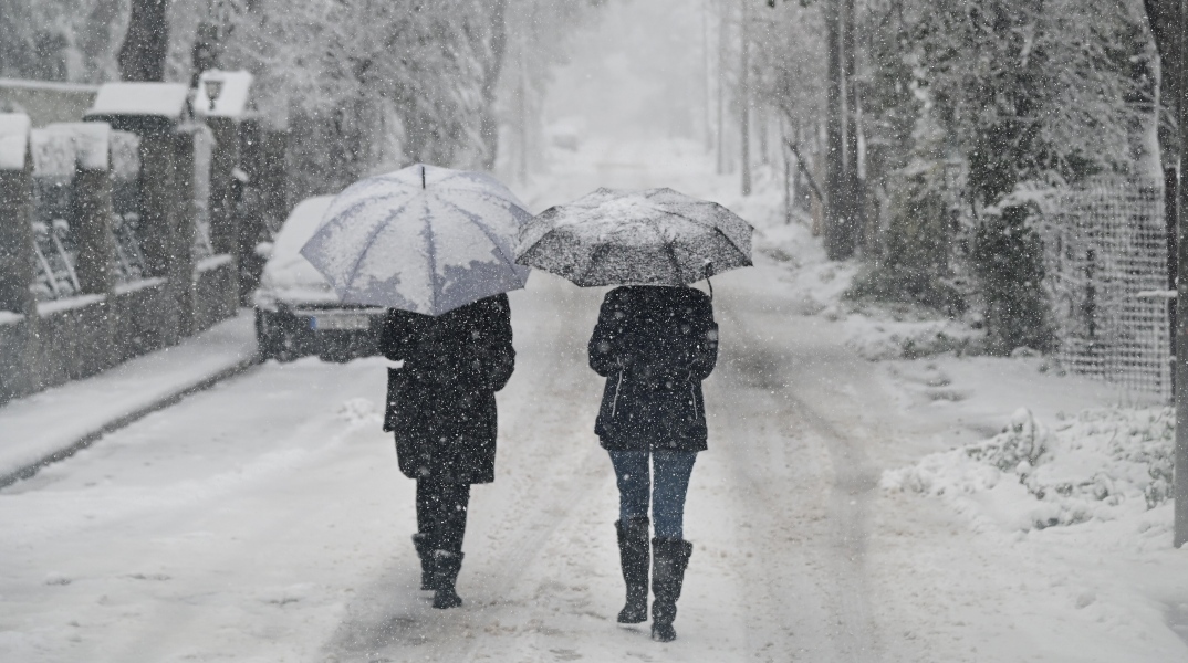 Χιονοπτώσεις για σήμερα Τρίτη στα ορεινά με έντονες βροχές και καταιγίδες 
