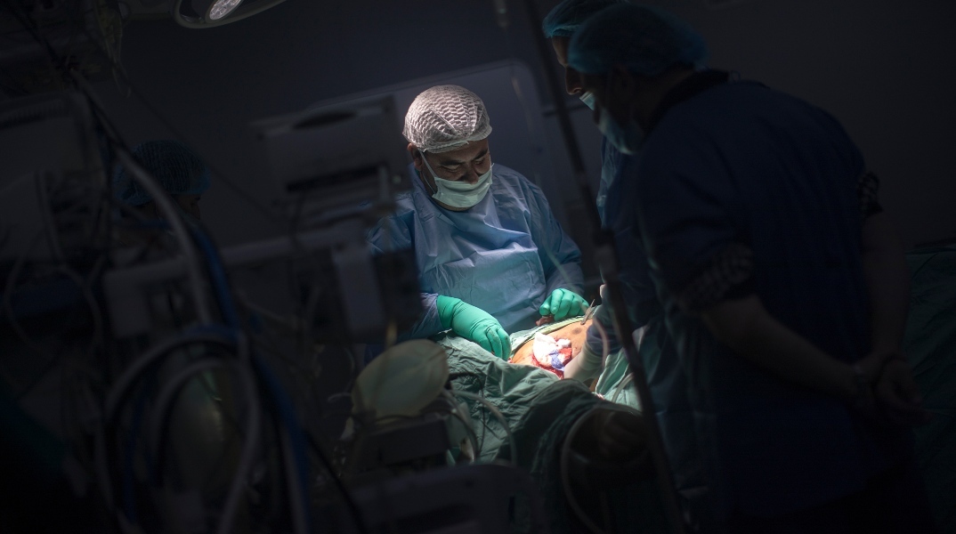 Γάζα: Γιατροί και ασθενείς εγκαταλείπουν τα νοσοκομεία όσο μαίνονται οι εχθροπραξίες	