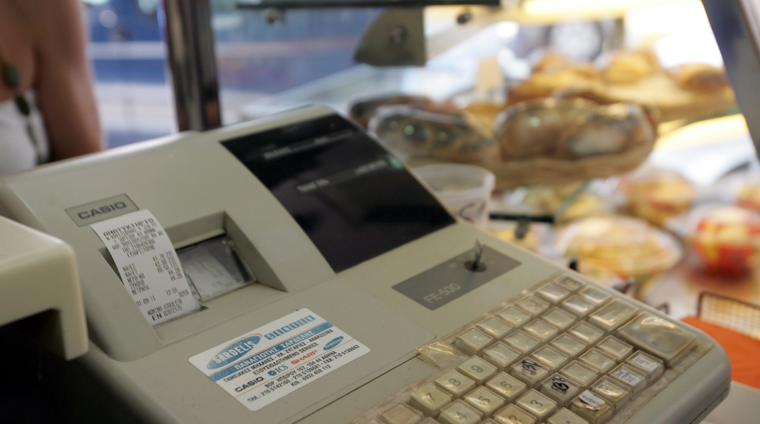 ΑΑΔΕ: Ξεπέρασαν τις 2.000 οι καταγγελίες για φοροδιαφυγή