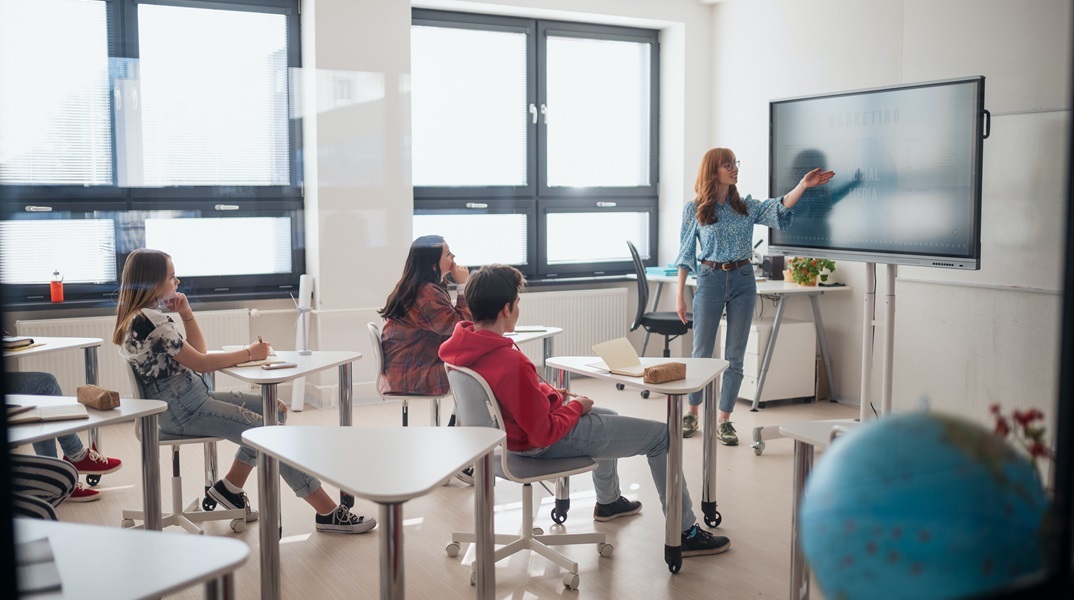 Αυστρία: Δασκάλα απολύθηκε επειδή προσέφερε διαδικτυακά σεξουαλικές συμβουλές