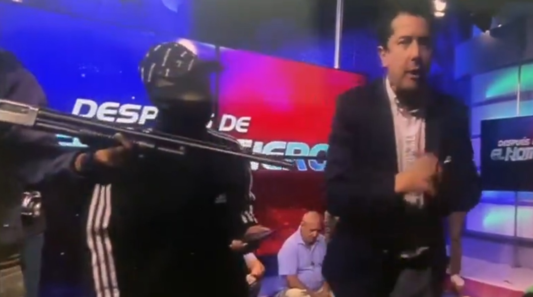 Εκουαδόρ: Ένοπλοι εισέβαλλαν σε τηλεοπτικό στούντιο (Βίντεο)