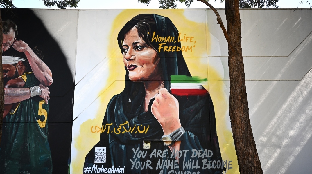 Ιράν: Ελεύθερες οι δύο δημοσιογράφοι που «τόλμησαν» να γράψουν για τη Mahsa Amini