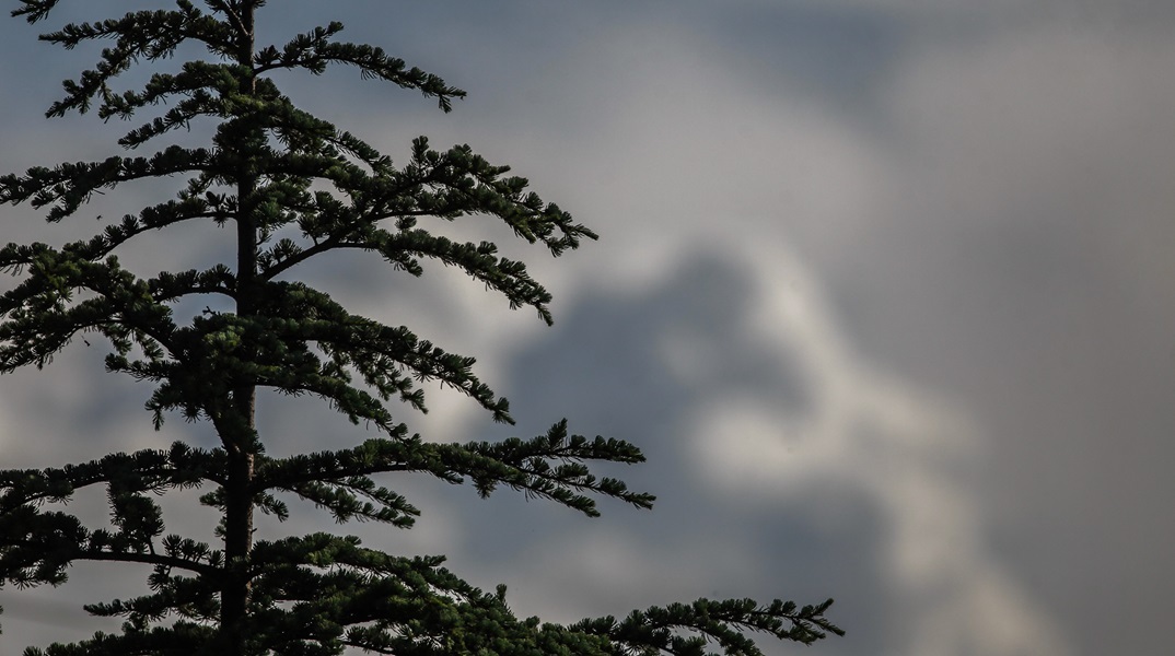 Άστατος ο καιρός την Τρίτη - Πού αναμένονται καταιγίδες - Άνεμοι έως 7 μποφόρ στο Αιγαίο