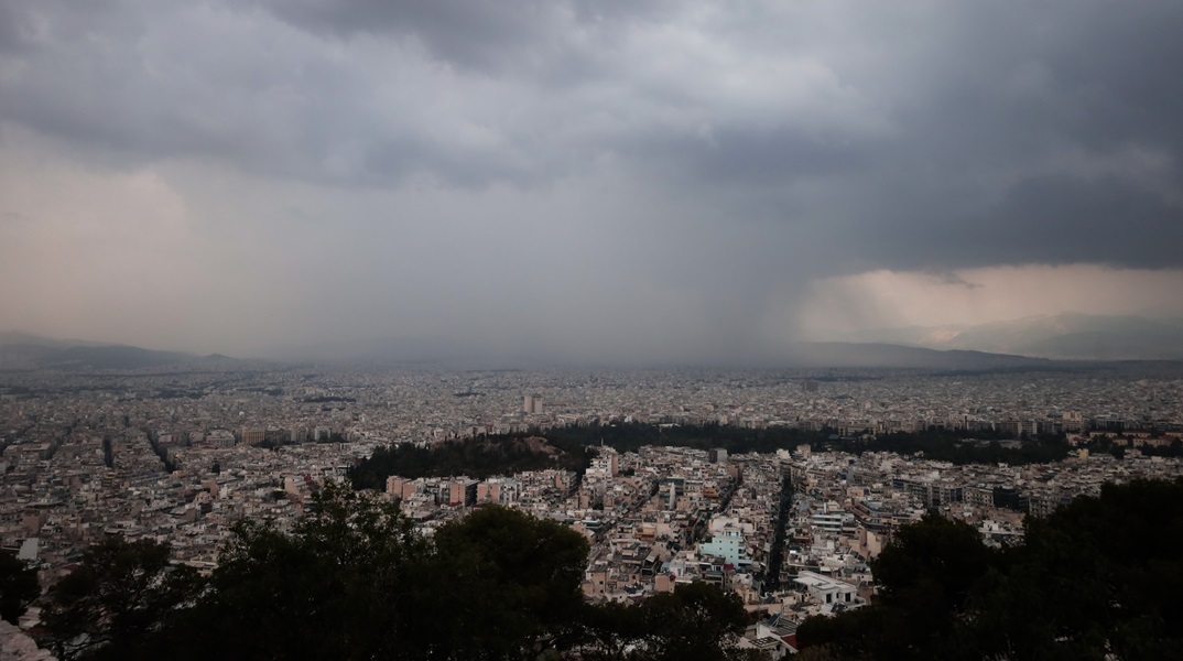 Άστατος ο καιρός με νεφώσεις, βροχές και καταιγίδες την Τρίτη - Σποραδικές καταιγίδες στην Αττική