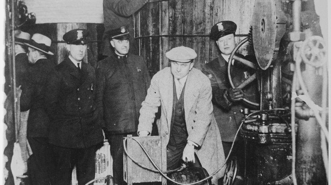 Σαν Σήμερα: Στις 16 Ιανουαρίου 1919 επιβάλλεται η ποτοαπαγόρευση © Wikimedia Commons