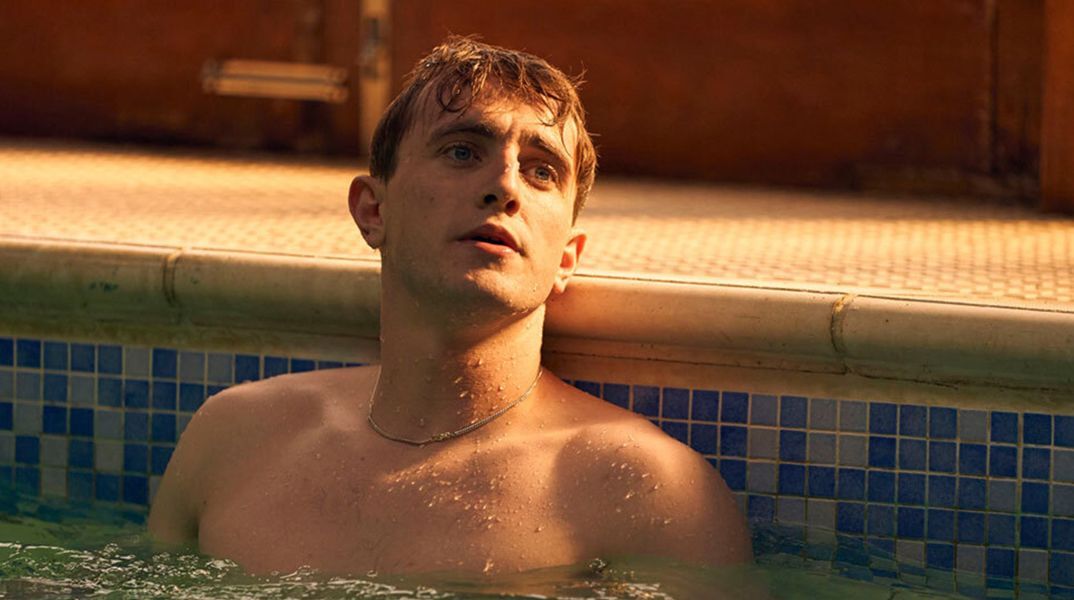 Ο Πολ Μέσκαλ υπερασπίζεται το σεξ στην τηλεόραση