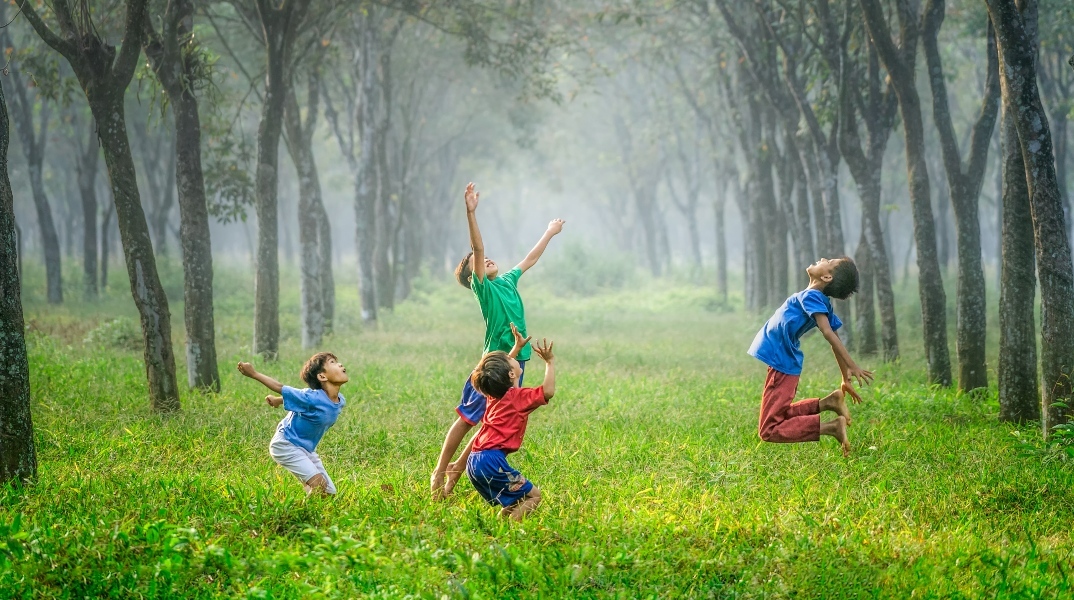 Τα παιδιά που ζουν κοντά σε χώρους πρασίνου έχουν πιο γερά οστά, σύμφωνα με έρευνα