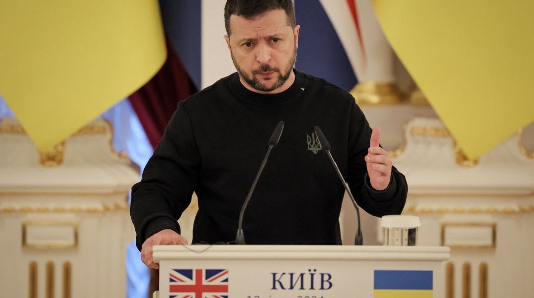 Ζελένσκι: Πυρά κατά Πούτιν από το Νταβός