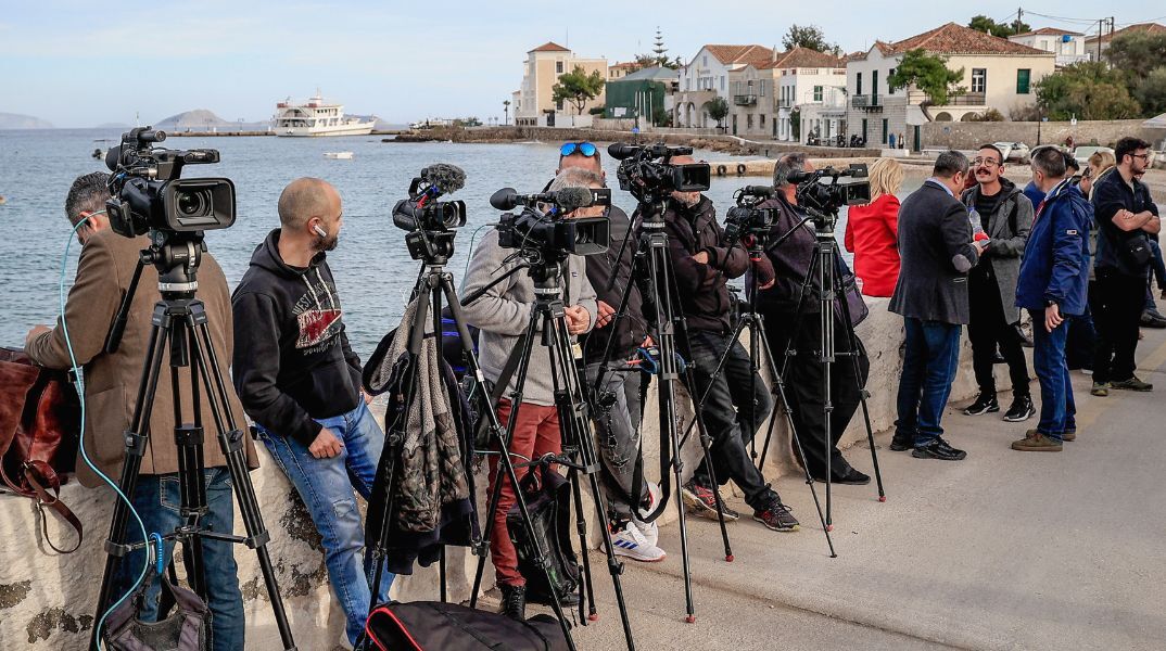 Στιγμιότυπα από τη συνάντηση εργασίας των βουλευτών του ΣΥΡΙΖΑ στις Σπέτσες