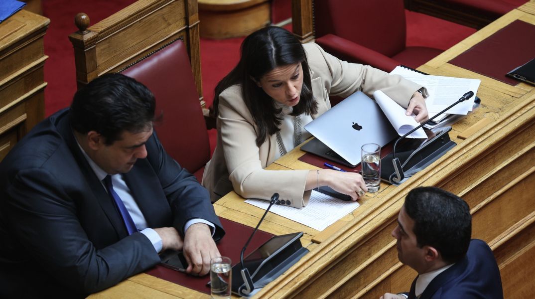 Αντιπαράθεση στη Βουλή για την επιστολική ψήφο