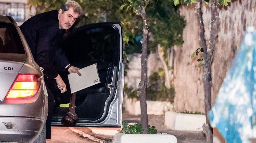 Πολάκης: Επίθεση κατά σκιτσογράφου της «Καθημερινής»