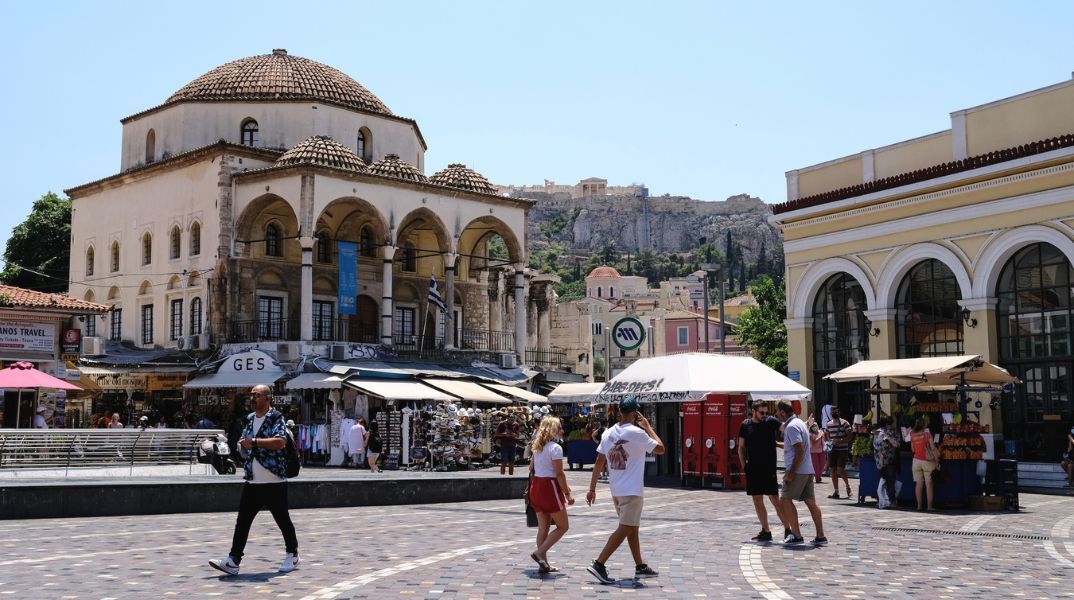 Δημοσκόπηση για τον γάμο ομόφυλων ζευγαριών και την τεκνοθεσία 