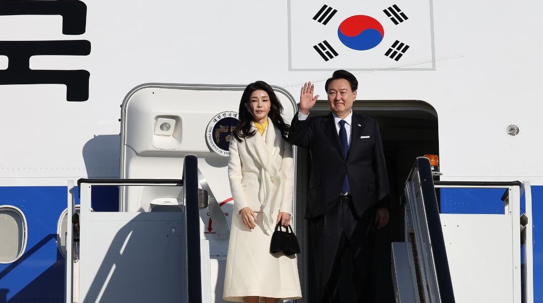 Νότια Κορέα: Η τσάντα Dior δημιουργεί πολιτικό πρόβλημα