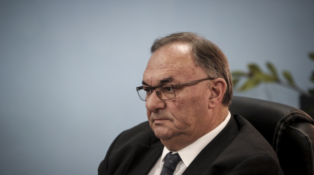 Δημήτρης Καλογερόπουλος: Ποιος είναι ο πρώην δήμαρχος που καταλαμβάνει την έδρα του Μιλτιάδη Βαρβιτσιώτη