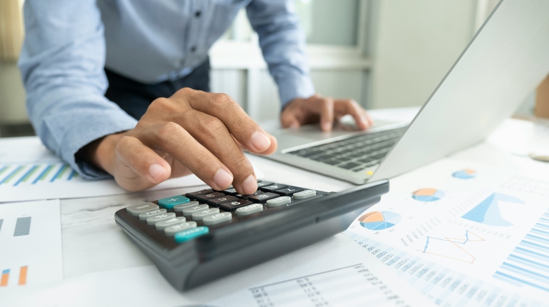 ΑΑΔΕ: Ψηφιακά οι έλεγχοι φοροδιαφυγής - Μέσω social media οι διασταυρώσεις