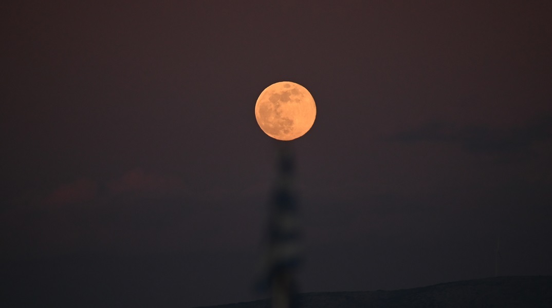 Η πρώτη πανσέληνος για το 2024 - Γιατί ονομάζεται το «φεγγάρι του λύκου»