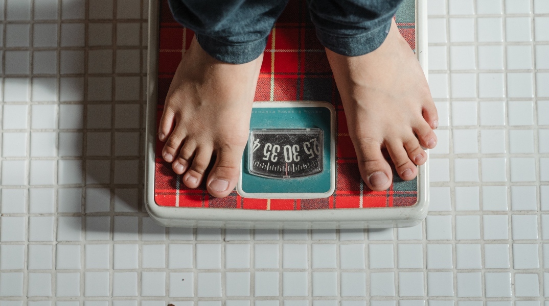 Βρετανία: Η παιδική παχυσαρκία «εκτοξεύθηκε» κατά τη διάρκεια της πανδημίας 