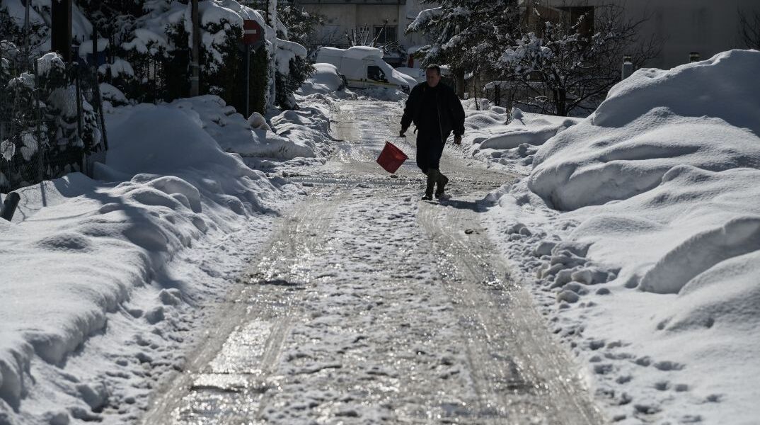 Μαρουσάκης: «Χειμερινή φωτοβολίδα» με χιόνια και κρύο από την Κυριακή