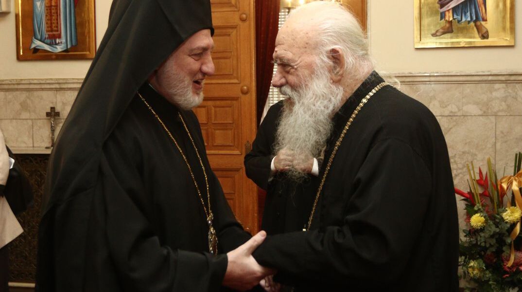 Ιερώνυμος: Τα παιδιά των ομόφυλων ζευγαριών θα μπορούν να βαφτίζονται όταν μεγαλώσουν