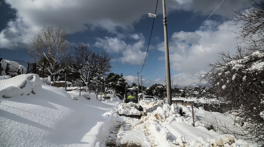 Καιρός: Αισθητή πτώση της θερμοκρασίας, έρχεται επιλεκτικός χιονιάς