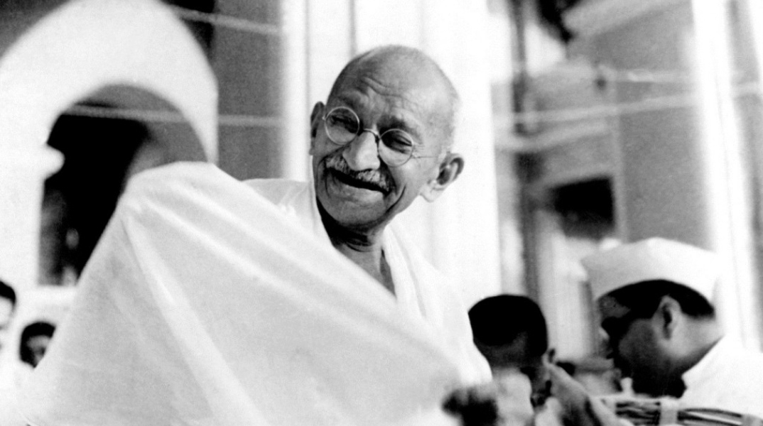 Σαν σήμερα 30 Ιανουαρίου δολοφονείται ο Mahatma Gandhi