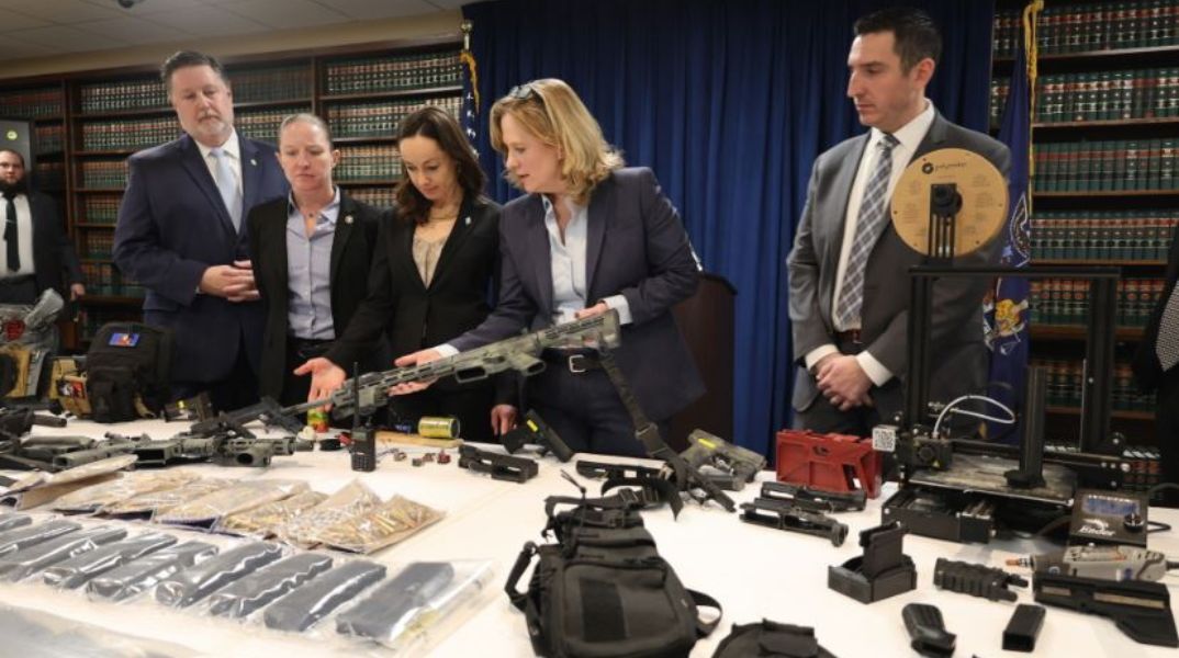 Κατασχέθηκε ολόκληρο οπλοστάσιο 